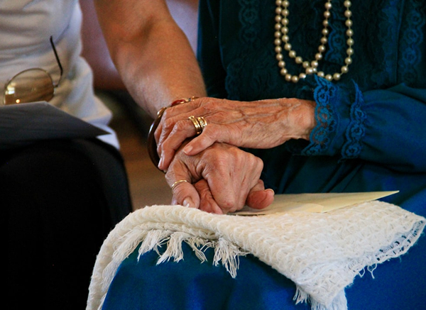 Гуманітарна допомога: від екстреної до системної